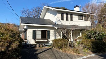 伊豆高原｜暖炉付きリビングの大型４LDK