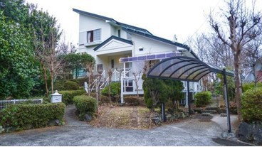 伊豆高原｜片流れのファサードが美しい