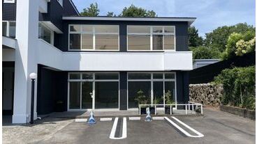 伊豆高原｜桜並木通り沿い貸し事務所　さくら和光S１