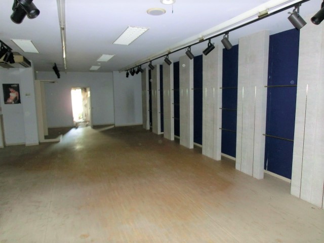 店舗内1